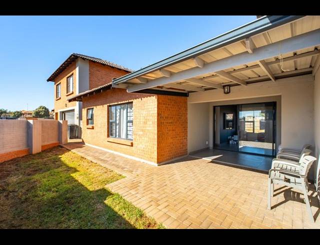 3 BEDROOM TOWNHOUSE FOR SALE IN MONTANA